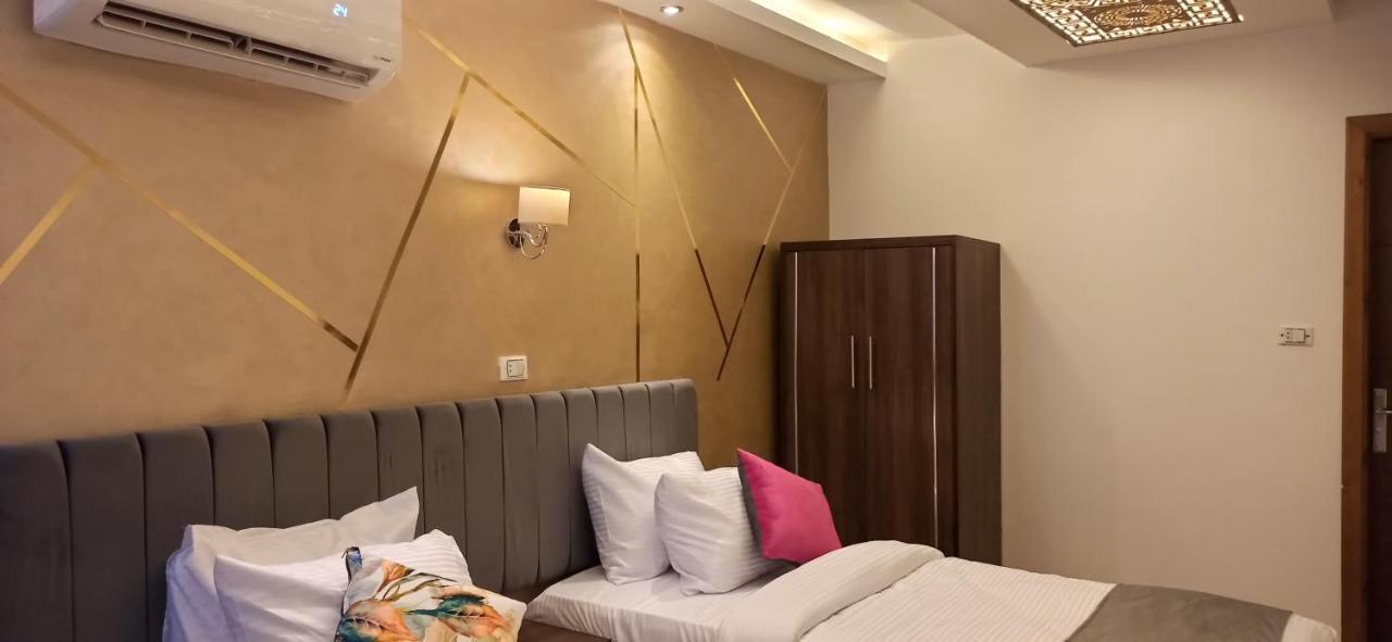 Grand Pyramids Inn Kafret el-Gabal Esterno foto
