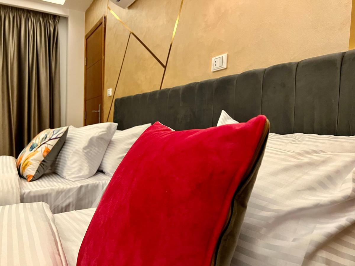 Grand Pyramids Inn Kafret el-Gabal Esterno foto