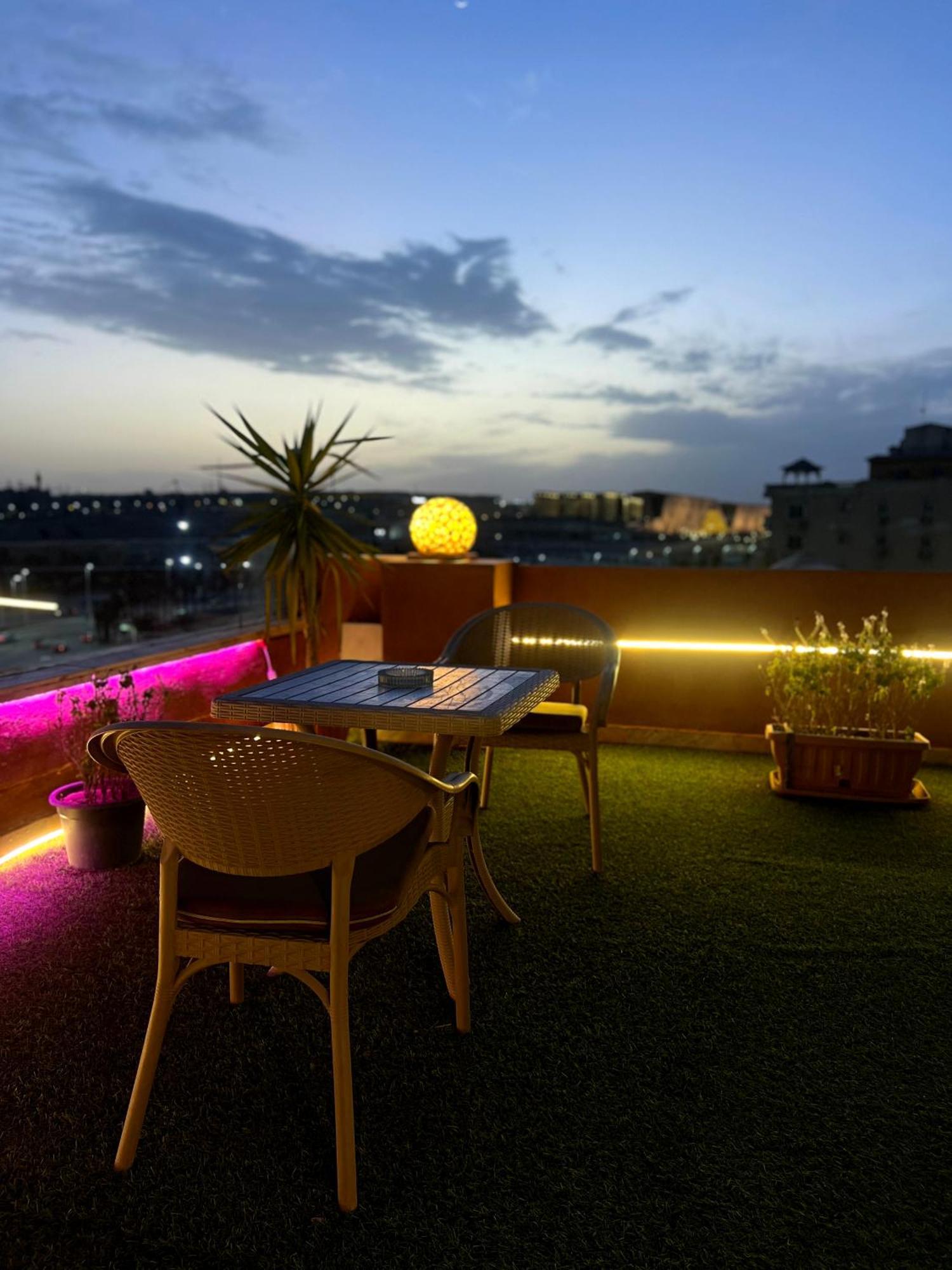 Grand Pyramids Inn Kafret el-Gabal Esterno foto