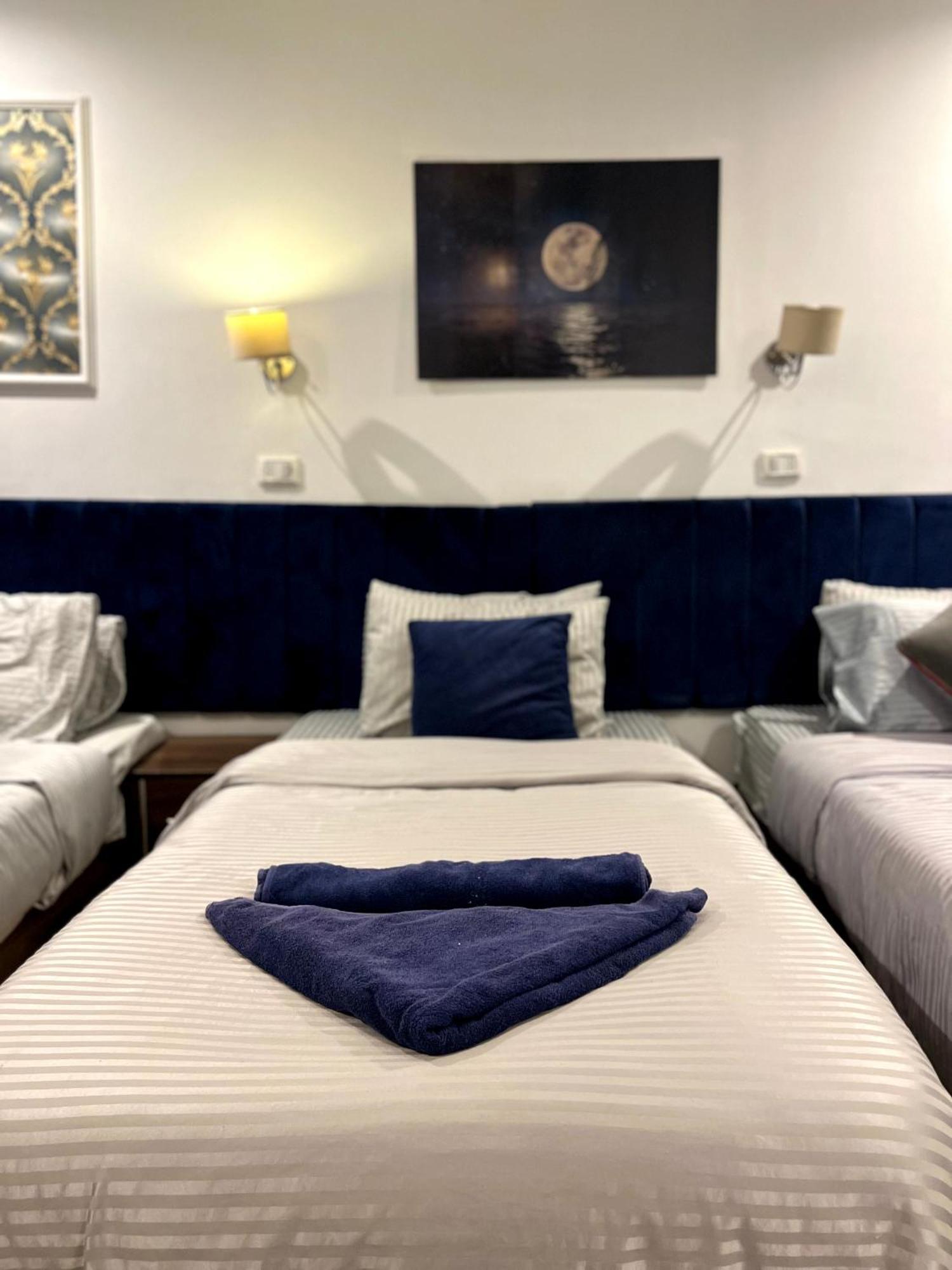Grand Pyramids Inn Kafret el-Gabal Esterno foto